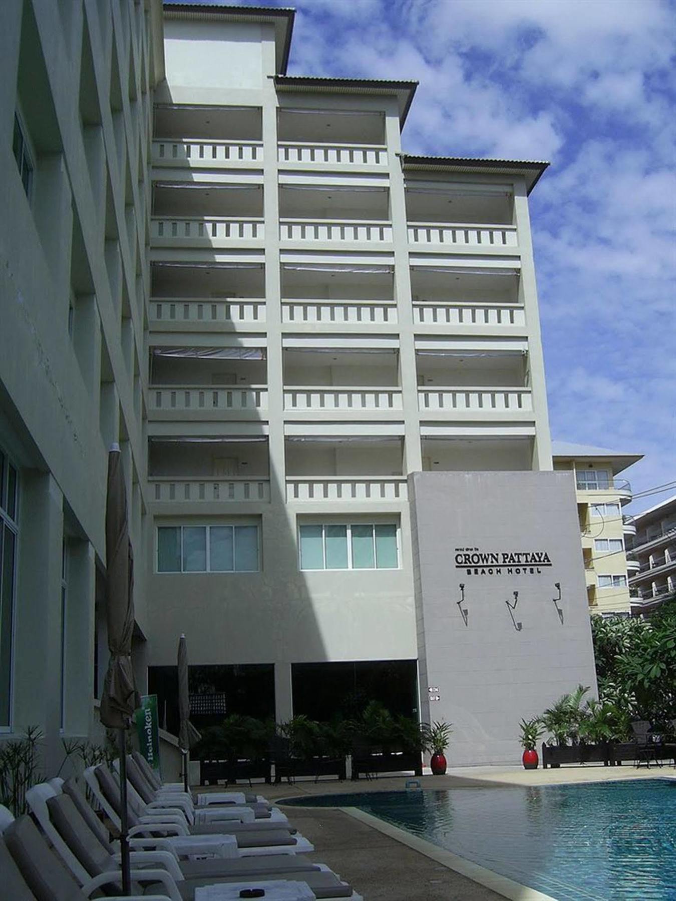 Crown Pattaya Beach Hotel Exterior photo